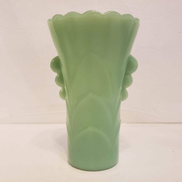 Fire King Jadeite Deco Vase 5 1/4" Scalloped Rim Vintage MCM Mid Century - Picture 1 of 6